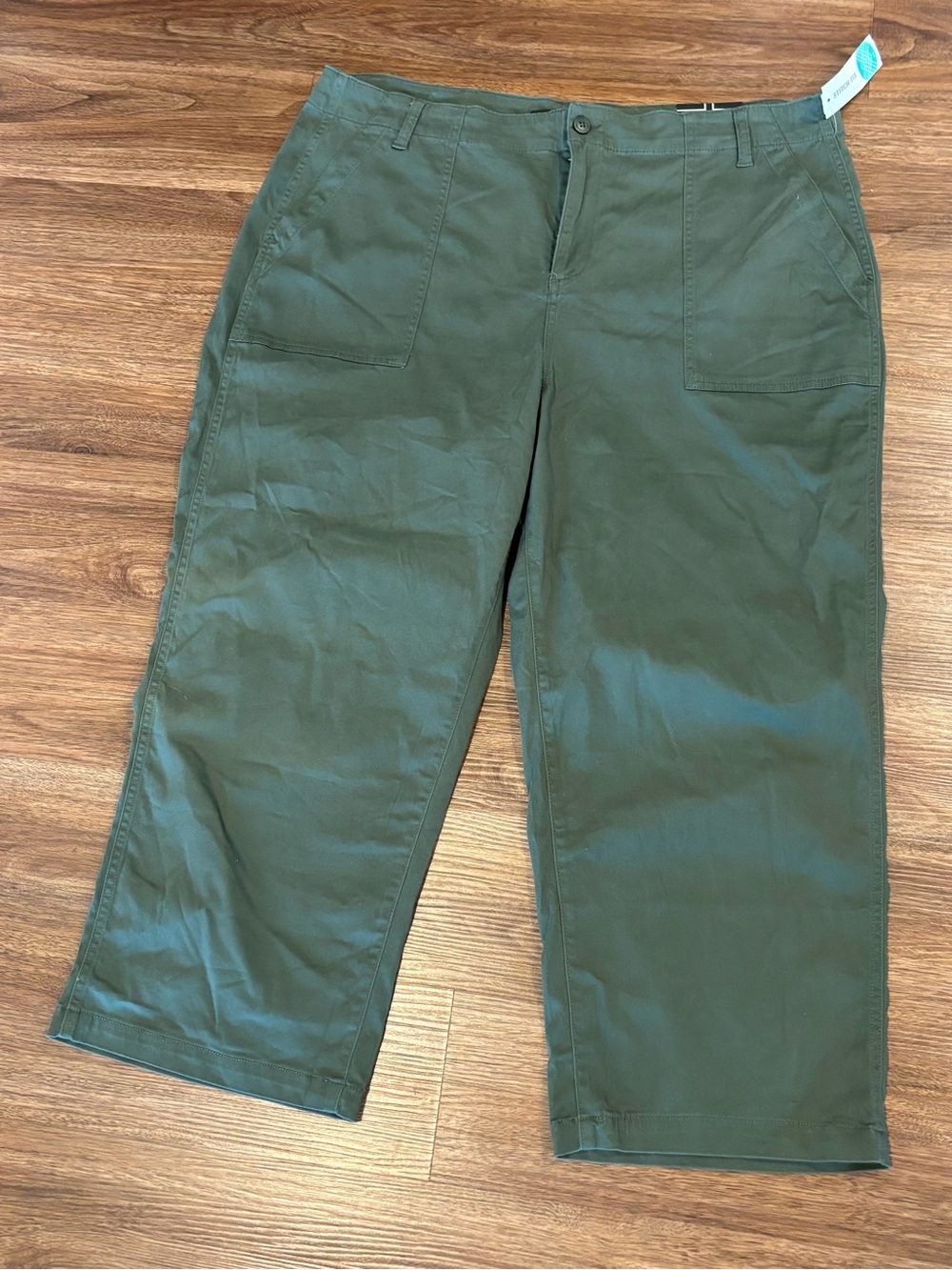 NWT Liverpool Women’s Green Cargo Crop Wide Leg Pants Plus 22W